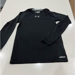 Like new Under armour size youth, medium boys, black shirt, fitted